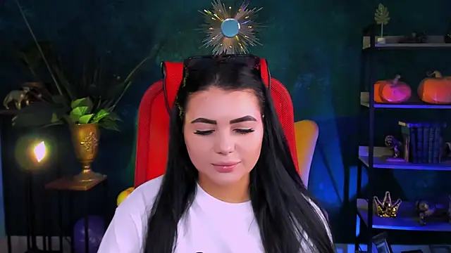 NaomiWilsons online show from 4, 11, 2025