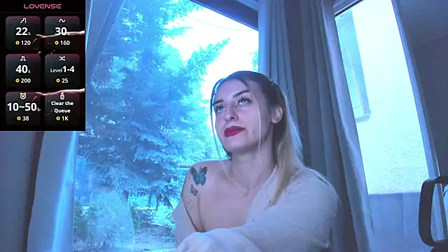 Ella Vee online show from 12, 9, 2025