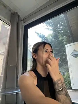 Ella Vee online show from 20, 9, 2025