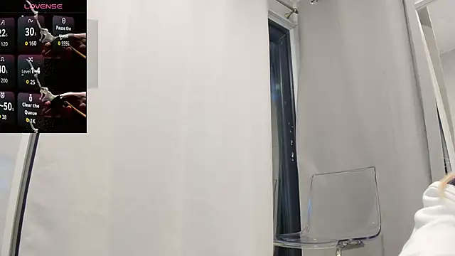 Ella Vee online show from 4, 10, 2025