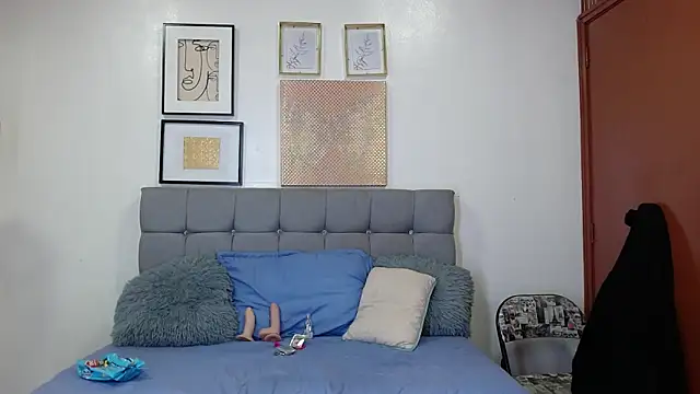  naomi s online show from 5, 4, 2026