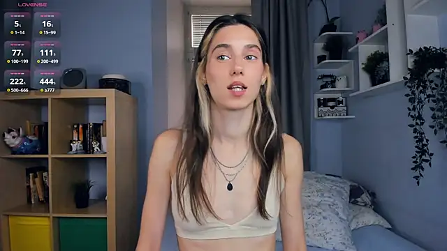 AntonettaTarring online show from 3, 10, 2025