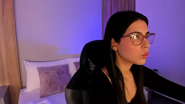 Snapshot of desireee_ chatting on 4, 11, 2025 desireee online show from 4, 11, 2025