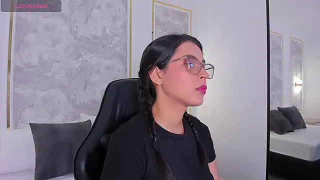 Snapshot of desireee_ chatting on 22, 12, 2025 desireee online show from 22, 12, 2025