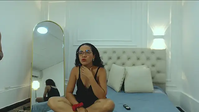 Snapshot of charlotte_dante212 chatting on 25, 10, 2025 charlotte dante212 online show from 25, 10, 2025