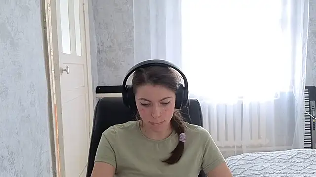 CutieAnny online show from 1, 10, 2025