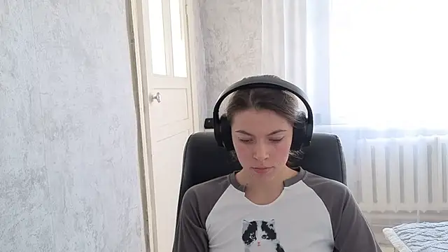 CutieAnny online show from 8, 10, 2025