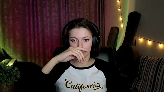 CutieAnny online show from 25, 2, 2026