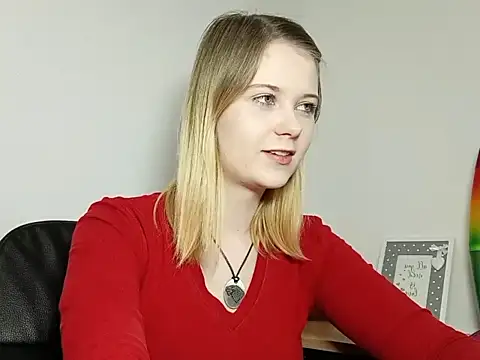 Snapshot of LydiaYoung chatting on 16, 9, 2025 LydiaYoung online show from 16, 9, 2025