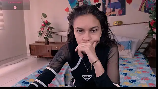 Snapshot of Skylovershot chatting on 16, 10, 2025 Skylovershot online show from 16, 10, 2025