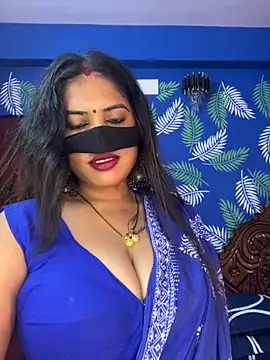 Snapshot of V-Hot-Sweti chatting on 5, 11, 2025 V-Hot-Sweti online show from 5, 11, 2025