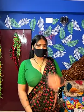 Snapshot of V-Hot-Sweti chatting on 13, 11, 2025 V-Hot-Sweti online show from 13, 11, 2025