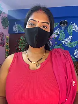 Snapshot of V-Hot-Sweti chatting on 17, 11, 2025 V-Hot-Sweti online show from 17, 11, 2025