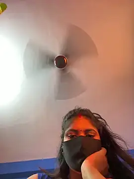 Snapshot of V-Hot-Sweti chatting on 22, 11, 2025 V-Hot-Sweti online show from 22, 11, 2025