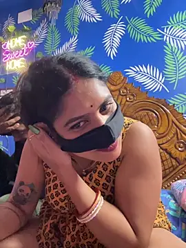 Snapshot of V-Hot-Sweti chatting on 27, 11, 2025 V-Hot-Sweti online show from 27, 11, 2025