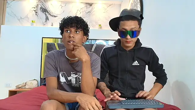 Snapshot of YOUNGS_GUYS chatting on 24, 9, 2025 YOUNGS GUYS online show from 24, 9, 2025