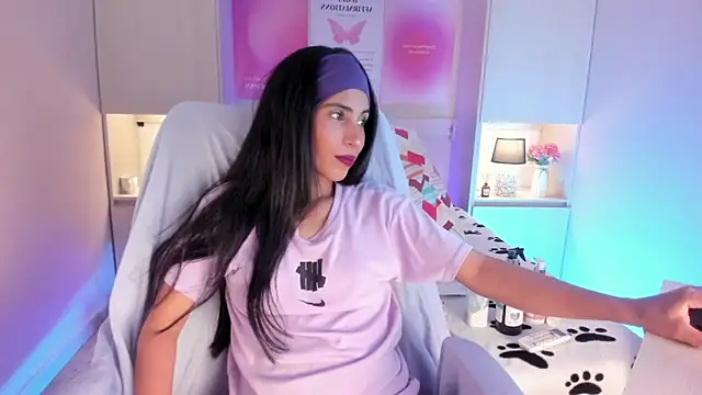 LexxaQueen online show from 3, 2, 2026