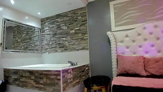 Snapshot of _camila_ortiz chatting on 1, 10, 2025  camila ortiz online show from 1, 10, 2025