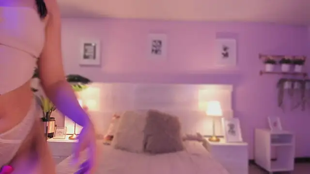 Snapshot of Ema_wett chatting on 22, 10, 2025 Ema wett online show from 22, 10, 2025