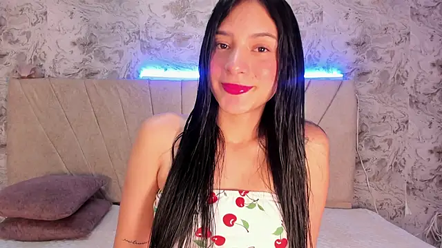 Snapshot of violet_77711 chatting on 19, 10, 2025 violet 77711 online show from 19, 10, 2025