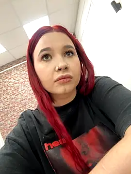 Snapshot of VeronicaLine chatting on 13, 10, 2025 VeronicaLine online show from 13, 10, 2025