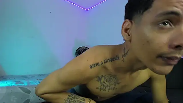 Snapshot of twinkDuohot chatting on 30, 4, 2026 twinkDuohot online show from 30, 4, 2026