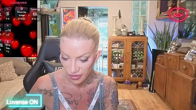 xl uk top trans online show from 4, 8, 2026