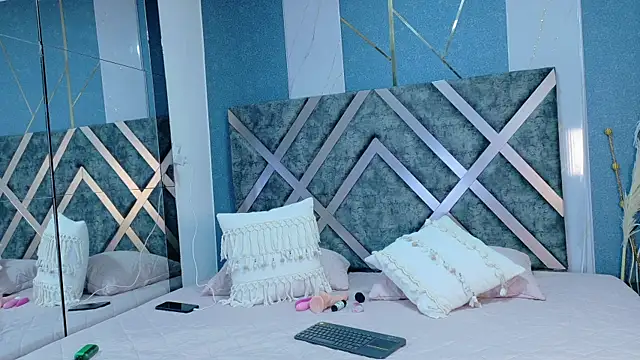 Snapshot of AteneaCox chatting on 2, 10, 2025 AteneaCox online show from 2, 10, 2025