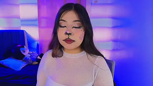 Snapshot of annie-russel chatting on 2, 10, 2025 annie-russel online show from 2, 10, 2025