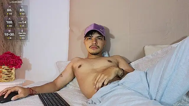 Snapshot of Snowlann chatting on 4, 11, 2025 Snowlann online show from 4, 11, 2025