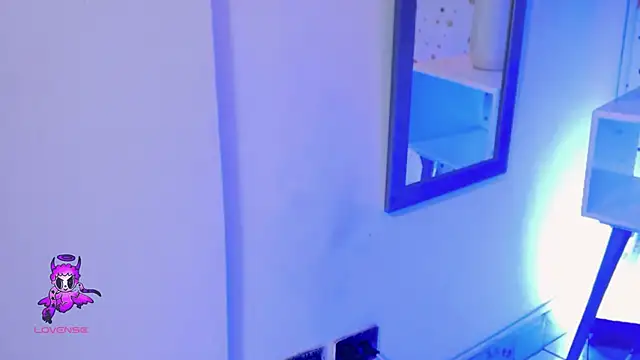 ArianaSantana online show from 10, 11, 2025