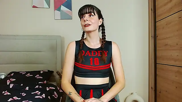 YrsaDupont online show from 9, 9, 2025