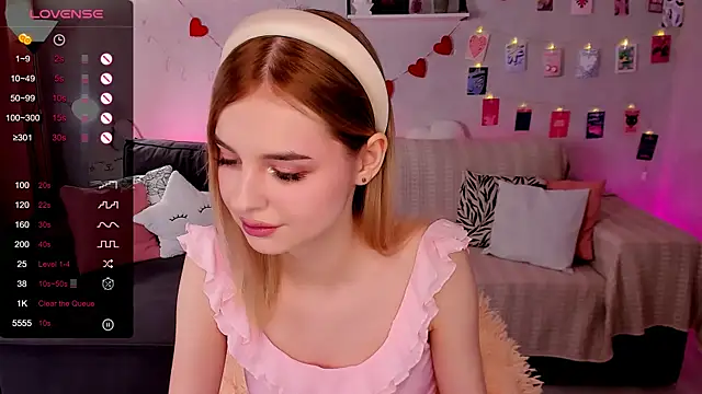 LillianShine online show from 14, 2, 2026