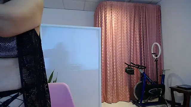 Manuela lara  online show from 21, 11, 2025