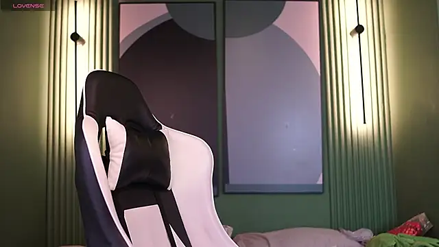 Tayler Kim online show from 9, 10, 2025