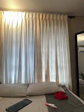 Tayler Kim online show from 8, 4, 2026