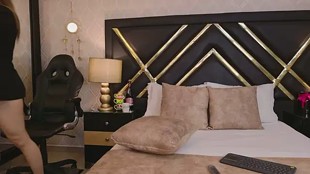 Snapshot of ZoeWilliis chatting on 26, 11, 2025 ZoeWilliis online show from 26, 11, 2025