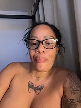 Snapshot of sugarsweetie8000 chatting on 22, 9, 2025 sugarsweetie8000 online show from 22, 9, 2025