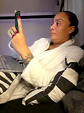 Snapshot of sugarsweetie8000 chatting on 22, 10, 2025 sugarsweetie8000 online show from 22, 10, 2025