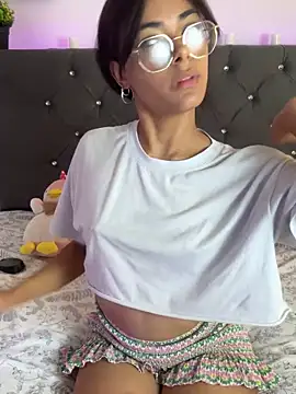 Im Lyan online show from 9, 10, 2025