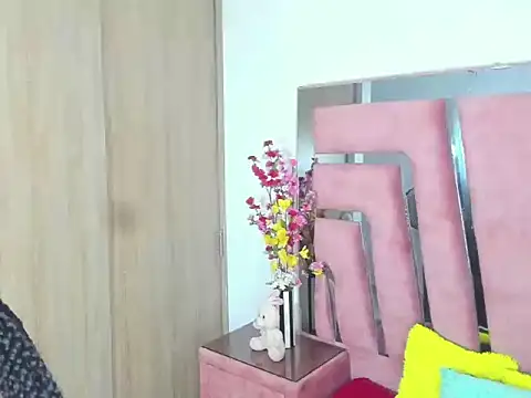 Snapshot of MaraKarly chatting on 13, 11, 2025 MaraKarly online show from 13, 11, 2025