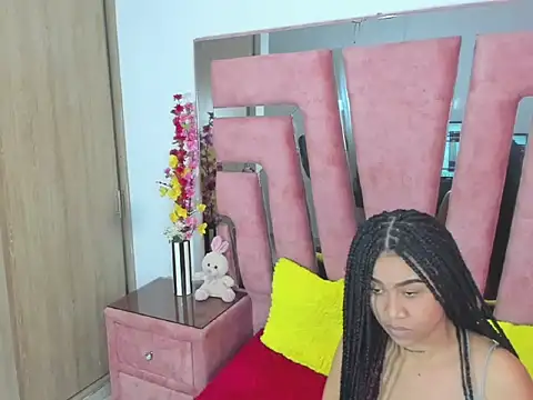 Snapshot of MaraKarly chatting on 16, 11, 2025 MaraKarly online show from 16, 11, 2025