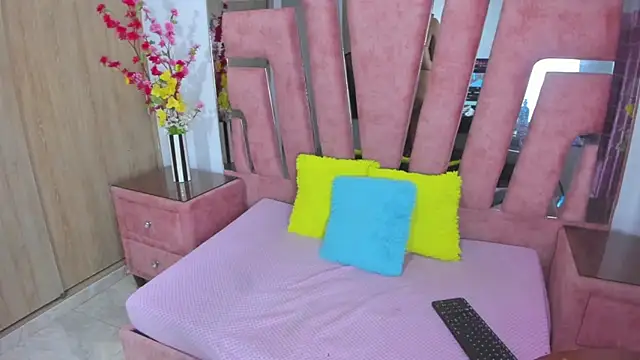 MaraKarly online show from 11, 4, 2026