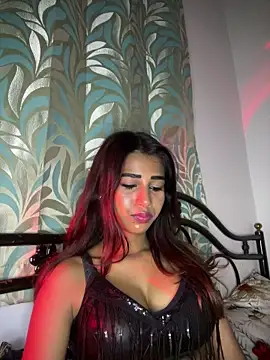 STRIP GLOW online show from 8, 4, 2026