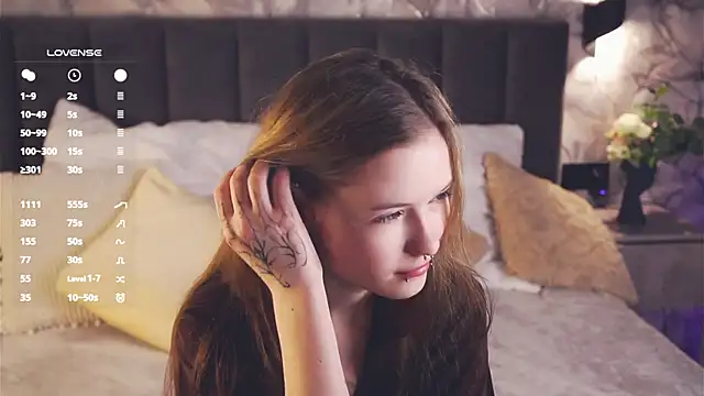 LynHillaire online show from 19, 4, 2026