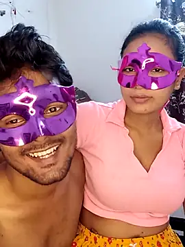 Snapshot of new_coupleee chatting on 13, 9, 2025 new coupleee online show from 13, 9, 2025