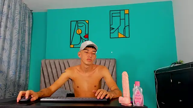 Maikol Ortiz online show from 8, 4, 2026