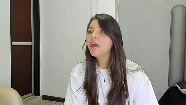 Snapshot of Charlotte-Star chatting on 6, 11, 2025 Charlotte-Star online show from 6, 11, 2025