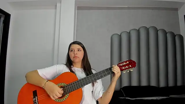 Snapshot of Charlotte-Star chatting on 11, 11, 2025 Charlotte-Star online show from 11, 11, 2025