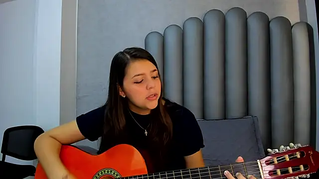 Snapshot of Charlotte-Star chatting on 13, 11, 2025 Charlotte-Star online show from 13, 11, 2025